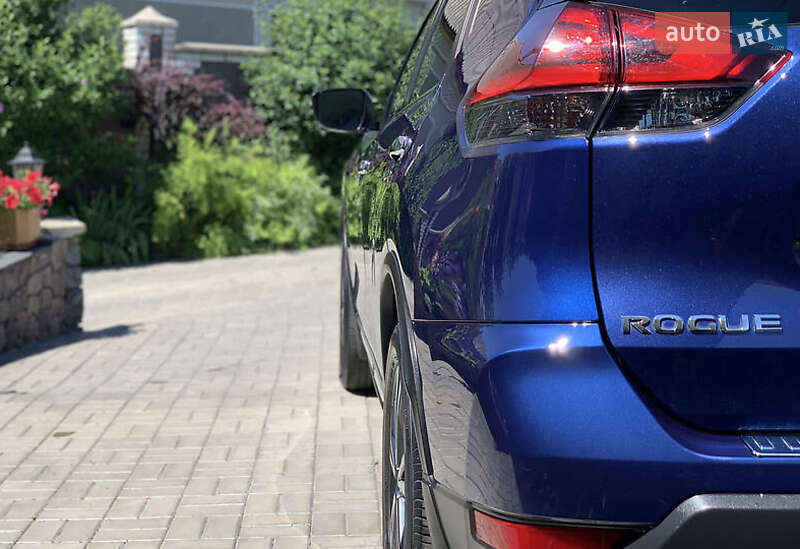 Внедорожник / Кроссовер Nissan Rogue 2017 в Ивано-Франковске