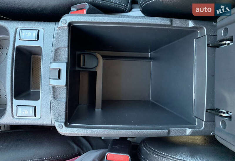 Внедорожник / Кроссовер Nissan Rogue 2017 в Ивано-Франковске