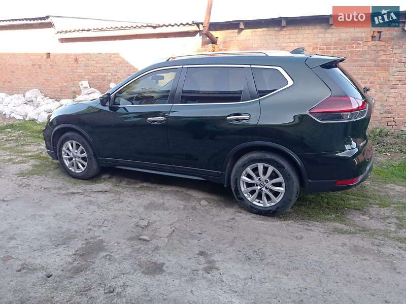 Внедорожник / Кроссовер Nissan Rogue 2017 в Прилуках