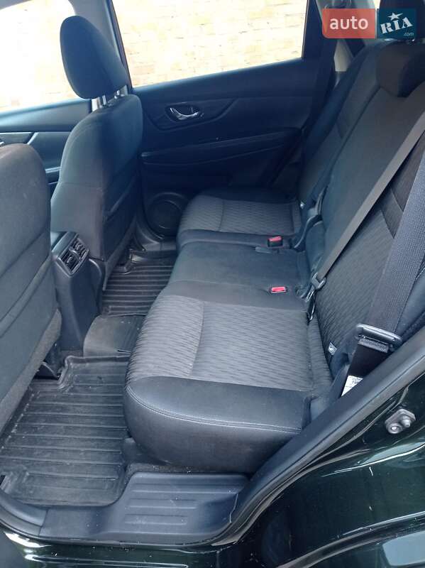 Внедорожник / Кроссовер Nissan Rogue 2017 в Прилуках