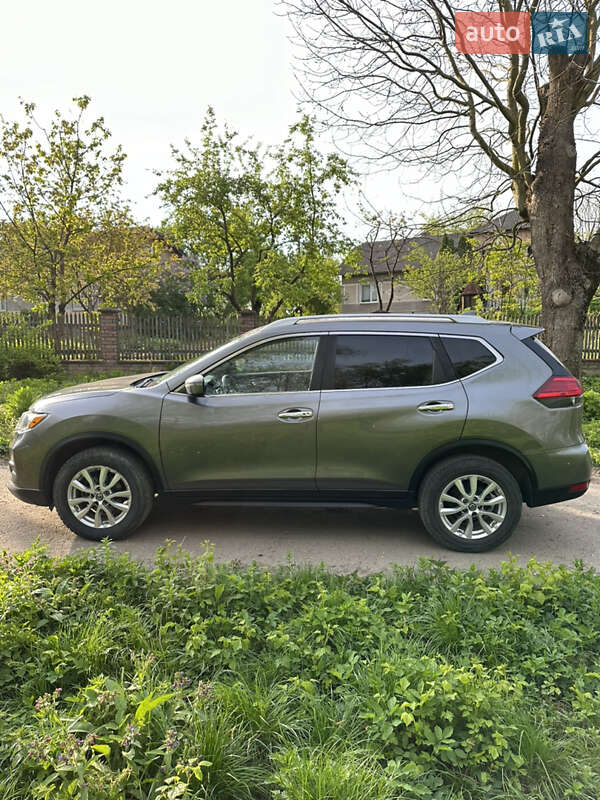 Позашляховик / Кросовер Nissan Rogue 2016 в Івано-Франківську