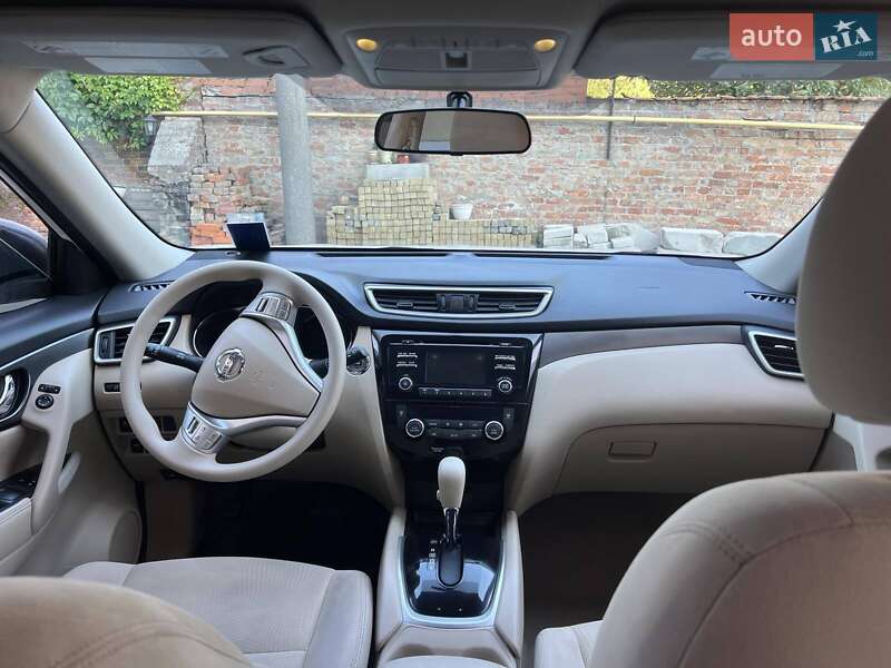 Внедорожник / Кроссовер Nissan Rogue 2014 в 