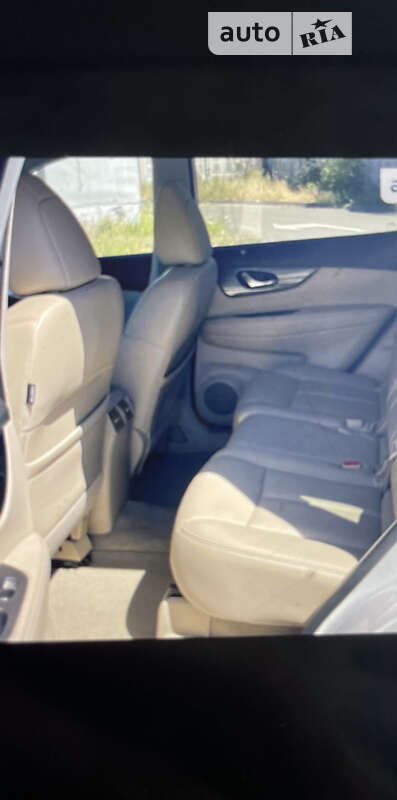 Позашляховик / Кросовер Nissan Rogue 2014 в Києві