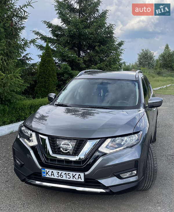 Внедорожник / Кроссовер Nissan Rogue 2018 в Киеве