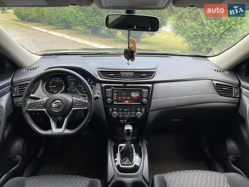 Внедорожник / Кроссовер Nissan Rogue 2018 в Киеве