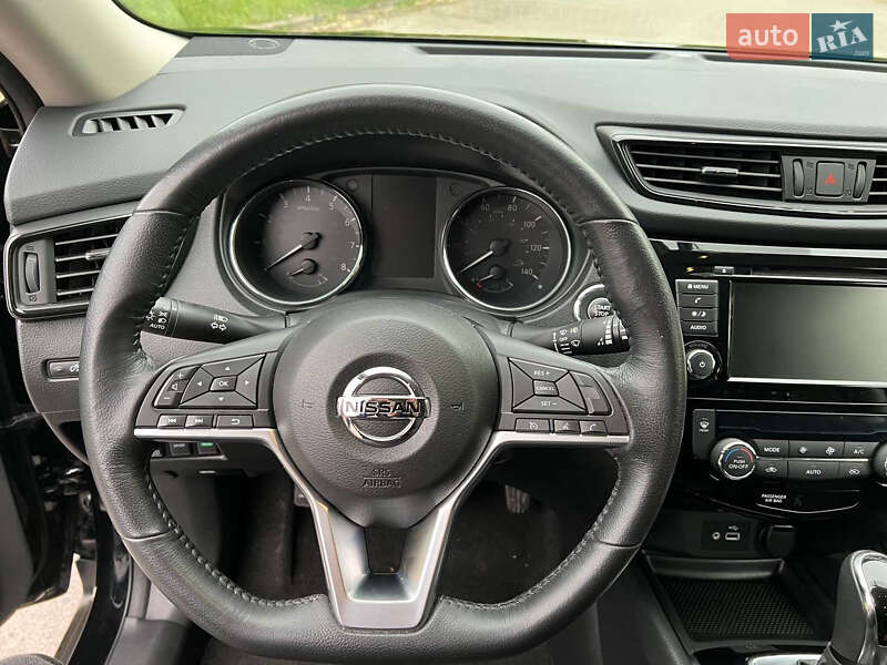 Позашляховик / Кросовер Nissan Rogue 2018 в Горішніх Плавнях