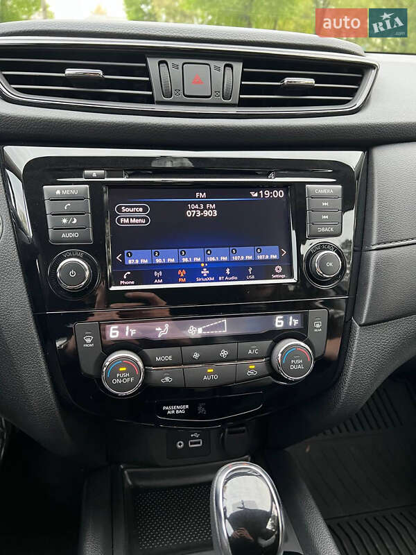 Позашляховик / Кросовер Nissan Rogue 2018 в Горішніх Плавнях