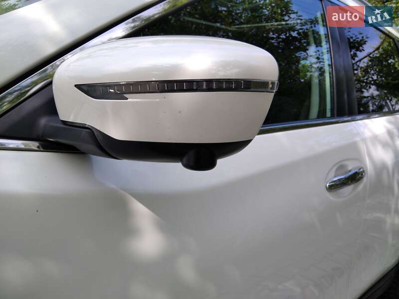 Позашляховик / Кросовер Nissan Rogue 2015 в Тернополі