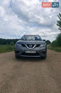 Внедорожник / Кроссовер Nissan Rogue 2015 в 