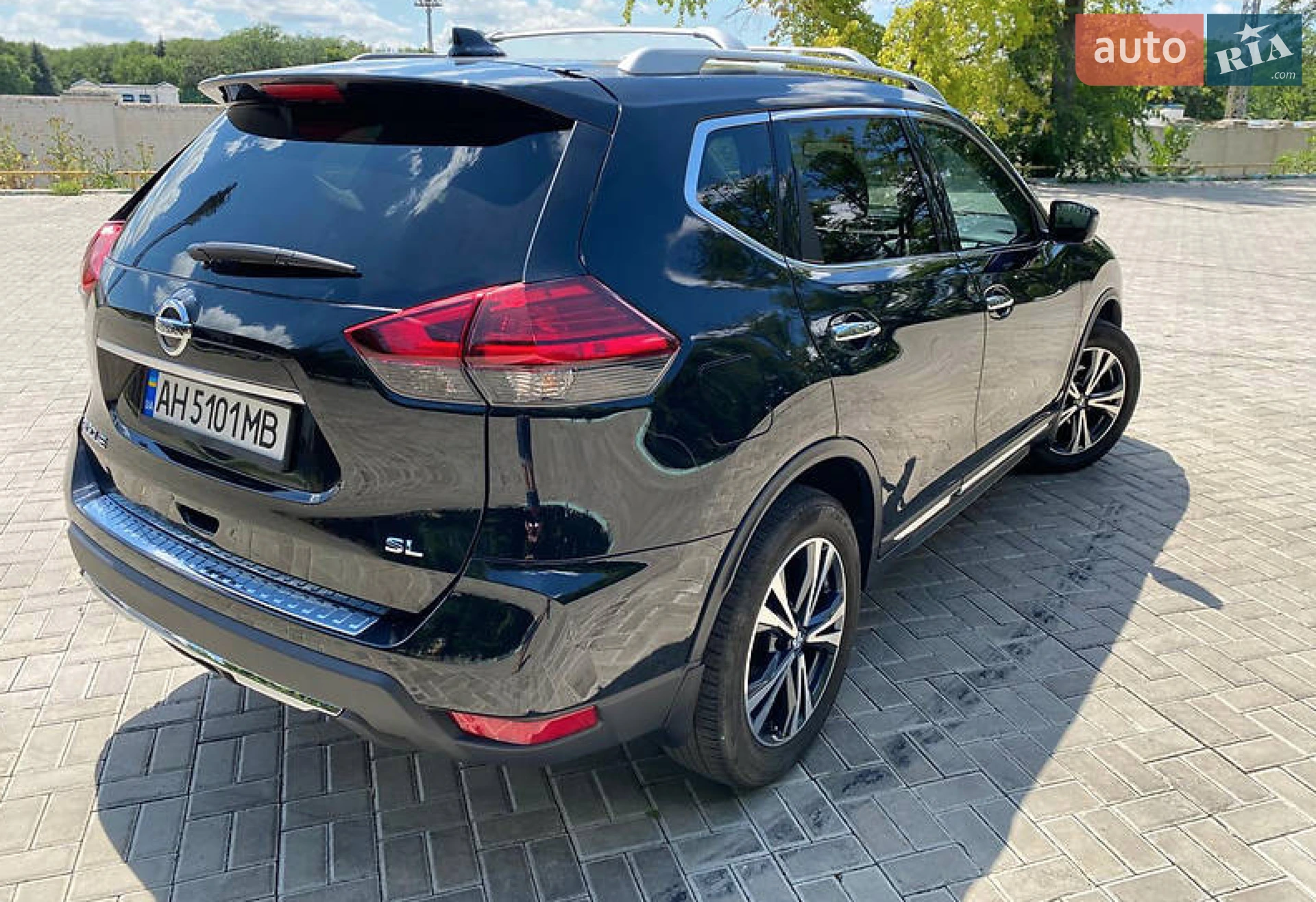 2017 Nissan Rogue - мініатюра 2