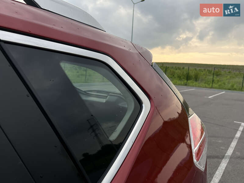 Позашляховик / Кросовер Nissan Rogue 2015 в Рівному