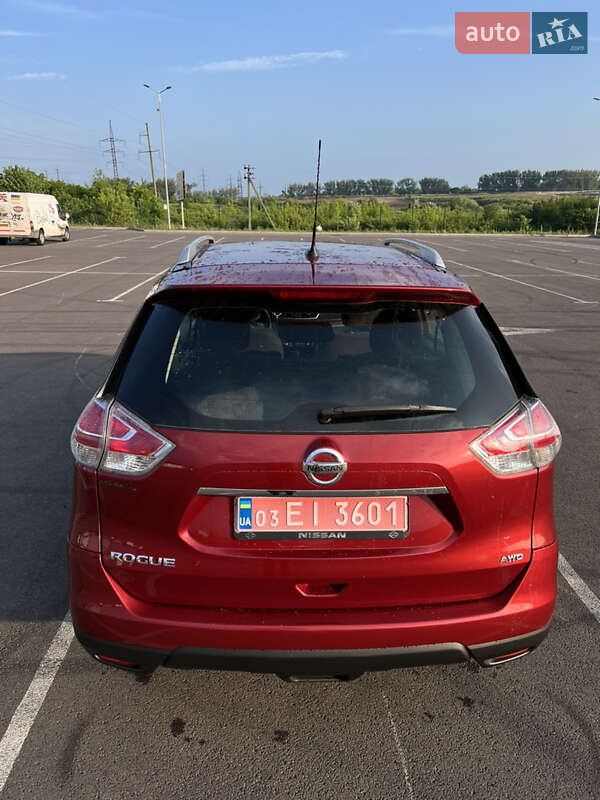 Позашляховик / Кросовер Nissan Rogue 2015 в Рівному