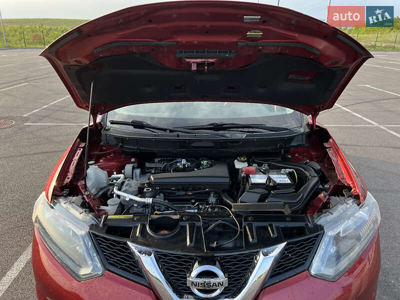 Позашляховик / Кросовер Nissan Rogue 2015 в Рівному