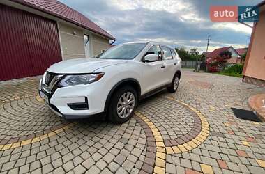 Внедорожник / Кроссовер Nissan Rogue 2018 в 