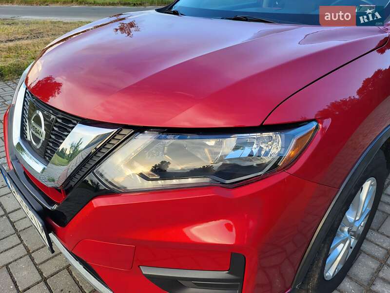 Внедорожник / Кроссовер Nissan Rogue 2017 в Каневе