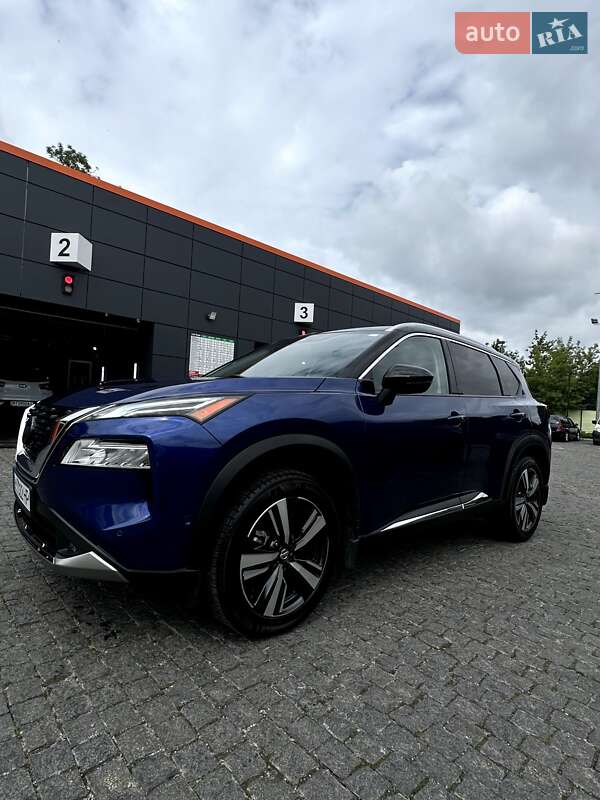 Позашляховик / Кросовер Nissan Rogue 2020 в Коростишеві