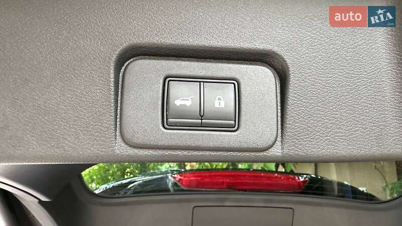 Позашляховик / Кросовер Nissan Rogue 2020 в Коростишеві