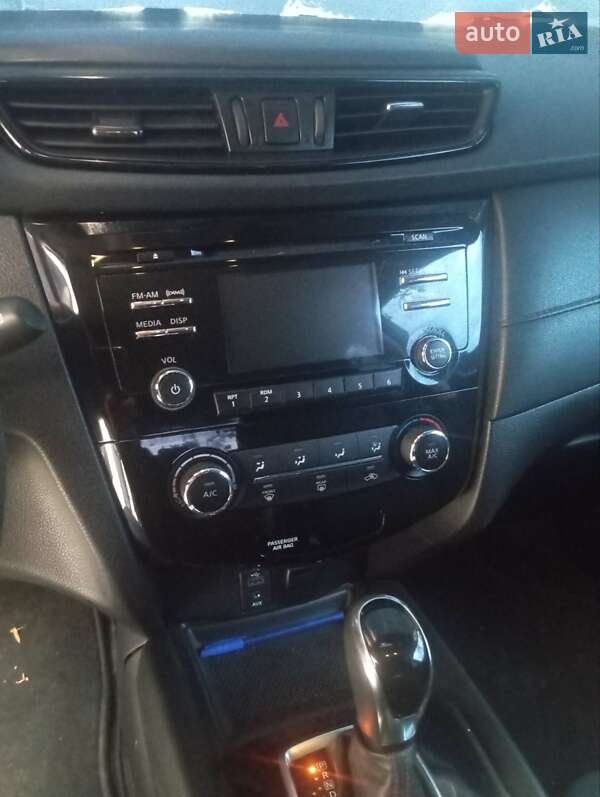 Позашляховик / Кросовер Nissan Rogue 2017 в Києві