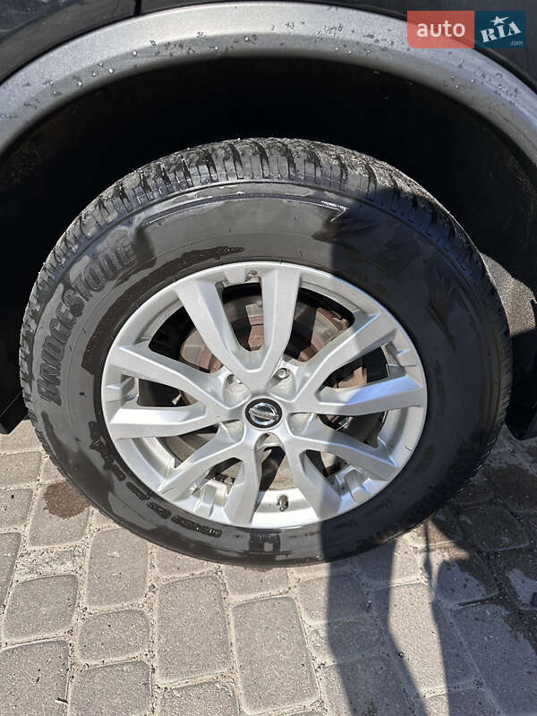 Позашляховик / Кросовер Nissan Rogue 2017 в Харкові