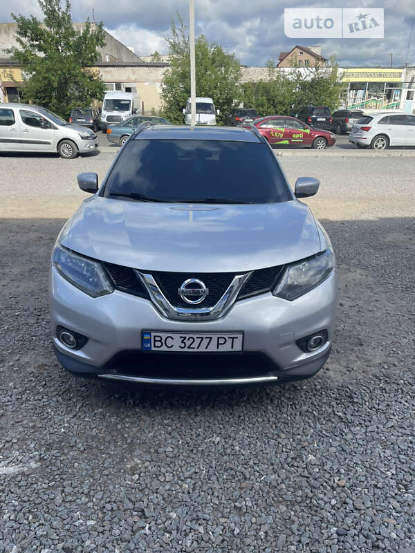 Внедорожник / Кроссовер Nissan Rogue 2014 в Львове