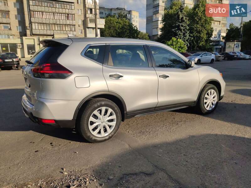 Внедорожник / Кроссовер Nissan Rogue 2017 в Одессе