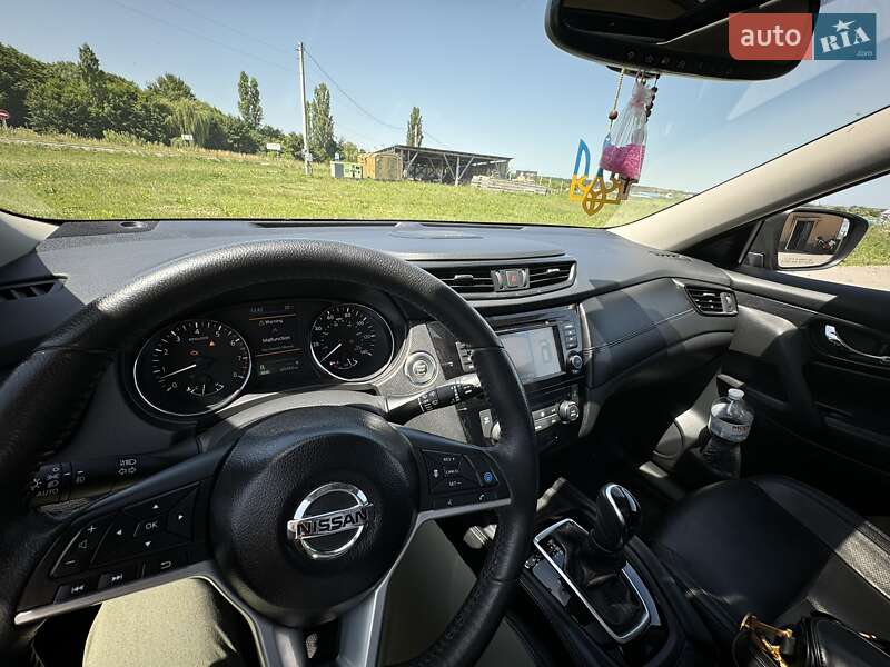 Внедорожник / Кроссовер Nissan Rogue 2018 в Чорткове