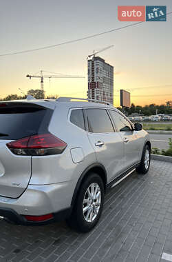 Позашляховик / Кросовер Nissan Rogue 2019 в 