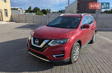 Внедорожник / Кроссовер Nissan Rogue 2017 в 