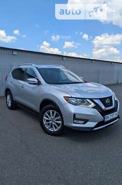 Позашляховик / Кросовер Nissan Rogue 2017 в Києві