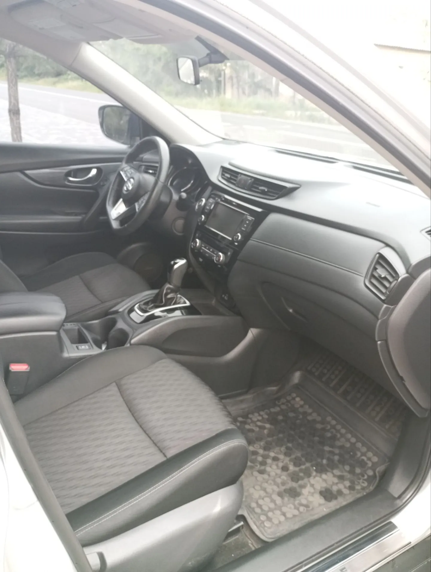 2017 Nissan Rogue - мініатюра 18