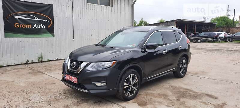 Внедорожник / Кроссовер Nissan Rogue 2017 в Ровно