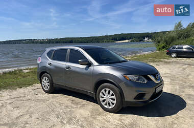 Внедорожник / Кроссовер Nissan Rogue 2015 в Тернополе