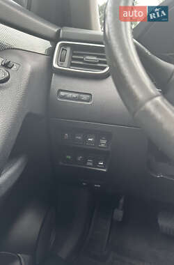 Позашляховик / Кросовер Nissan Rogue 2014 в Києві