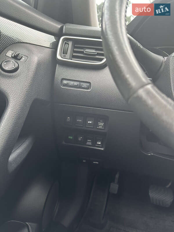 Позашляховик / Кросовер Nissan Rogue 2014 в Києві