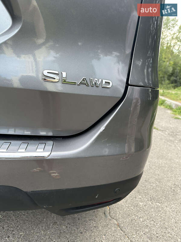 Позашляховик / Кросовер Nissan Rogue 2014 в Києві