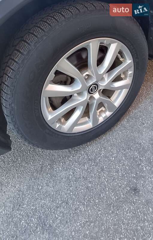 Внедорожник / Кроссовер Nissan Rogue 2016 в Покрове