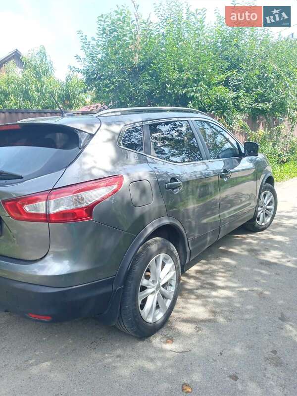 Позашляховик / Кросовер Nissan Rogue 2017 в Луцьку