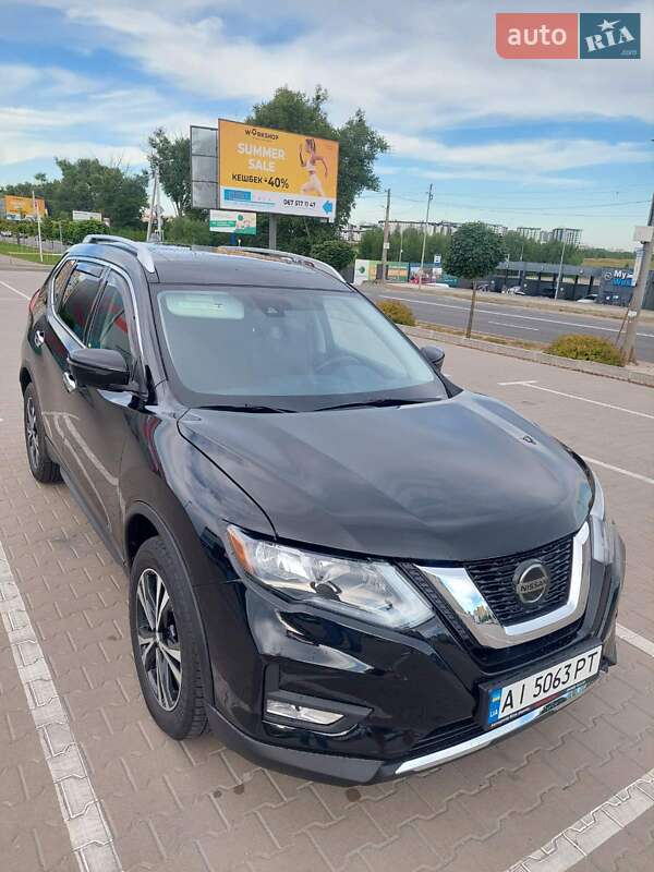 Внедорожник / Кроссовер Nissan Rogue 2019 в Вишневом