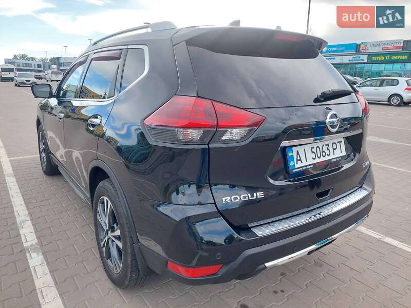 Внедорожник / Кроссовер Nissan Rogue 2019 в Вишневом
