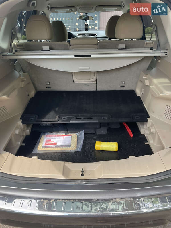 Позашляховик / Кросовер Nissan Rogue 2016 в Петровому