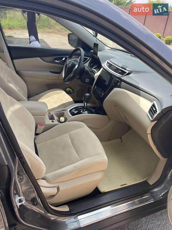 Позашляховик / Кросовер Nissan Rogue 2016 в Петровому