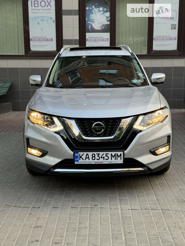 Внедорожник / Кроссовер Nissan Rogue 2018 в Киеве