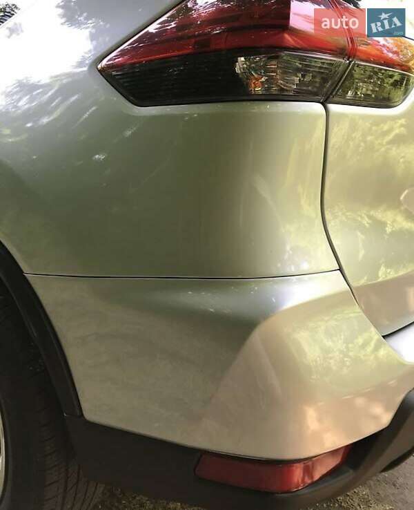 Внедорожник / Кроссовер Nissan Rogue 2017 в Житомире