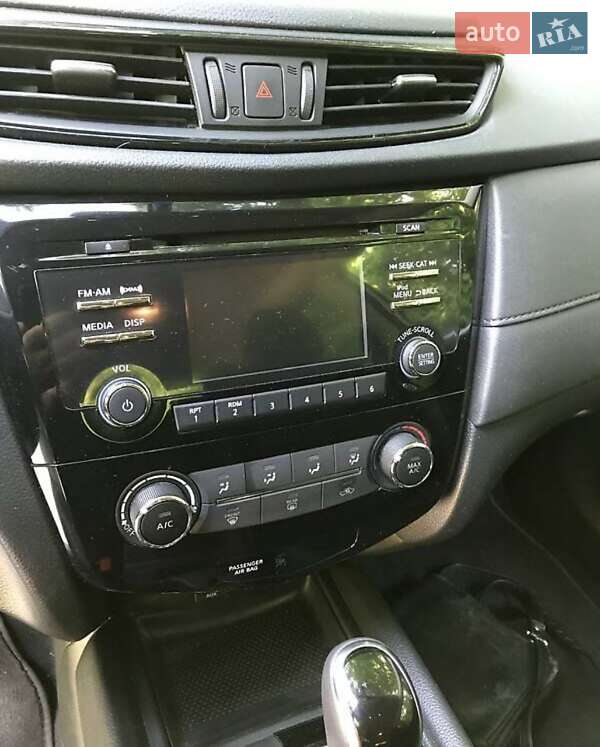 Внедорожник / Кроссовер Nissan Rogue 2017 в Житомире