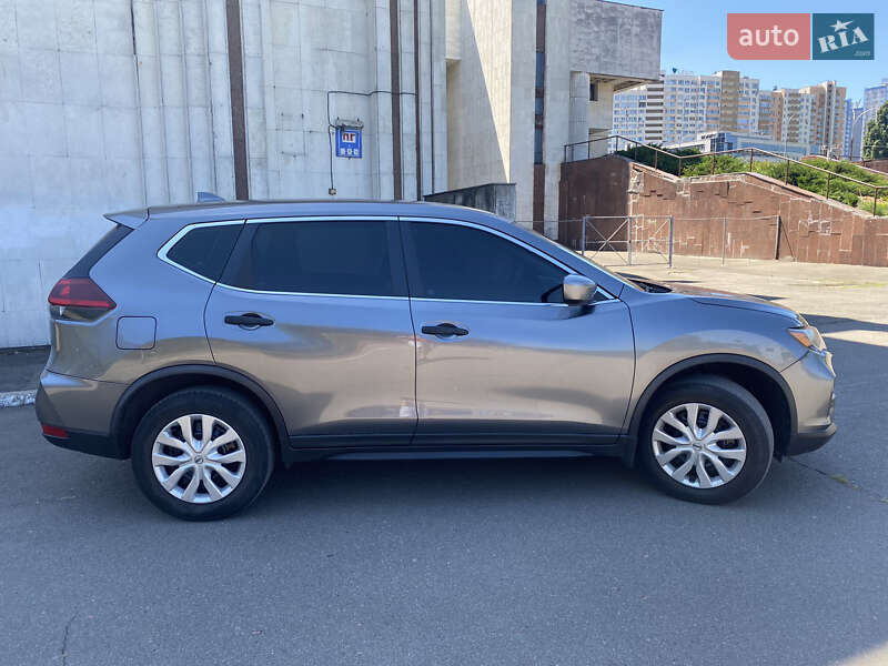 Внедорожник / Кроссовер Nissan Rogue 2018 в Киеве