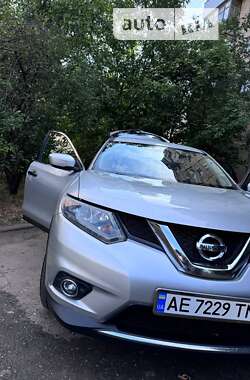 Внедорожник / Кроссовер Nissan Rogue 2016 в Кривом Роге