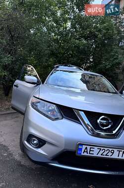 Внедорожник / Кроссовер Nissan Rogue 2016 в Кривом Роге