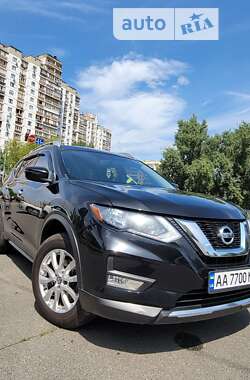 Внедорожник / Кроссовер Nissan Rogue 2016 в Киеве