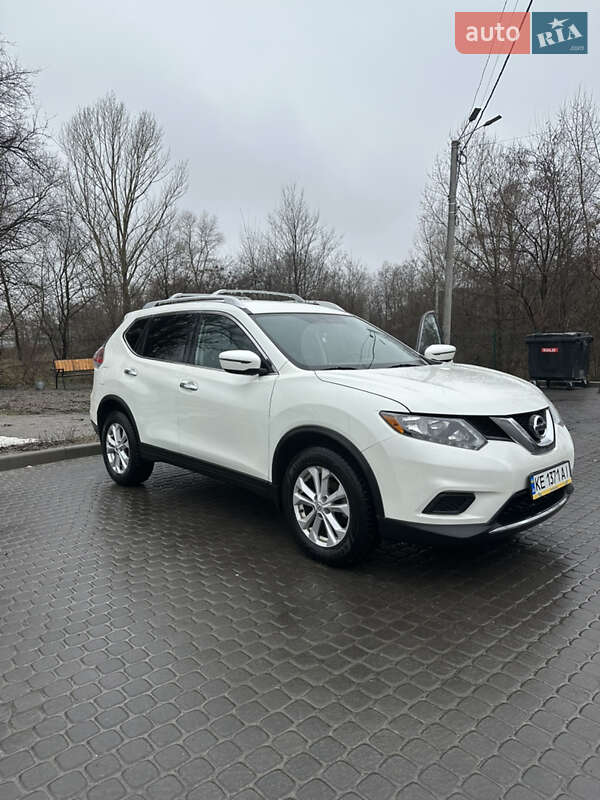 Внедорожник / Кроссовер Nissan Rogue 2016 в Каменском