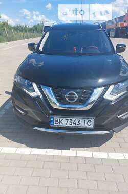 Внедорожник / Кроссовер Nissan Rogue 2019 в Дубно